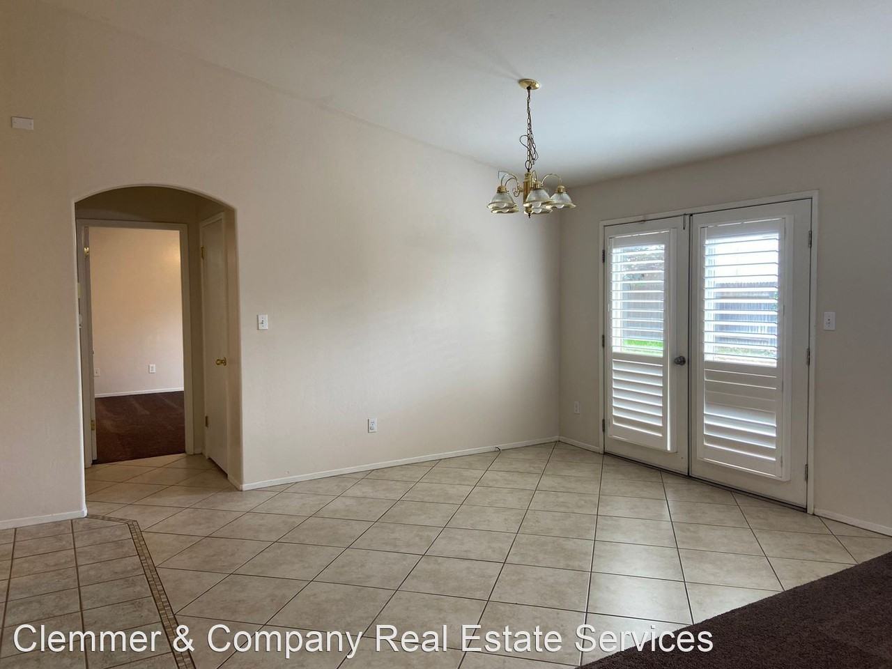 8323 Windjammer Dr - Photo 3 of 9