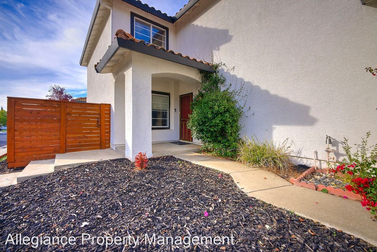 2701 San Marcos Ct - Photo 3 of 29