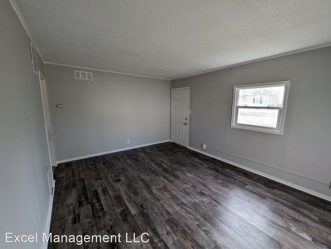 1042 Huey St - Photo 2 of 8