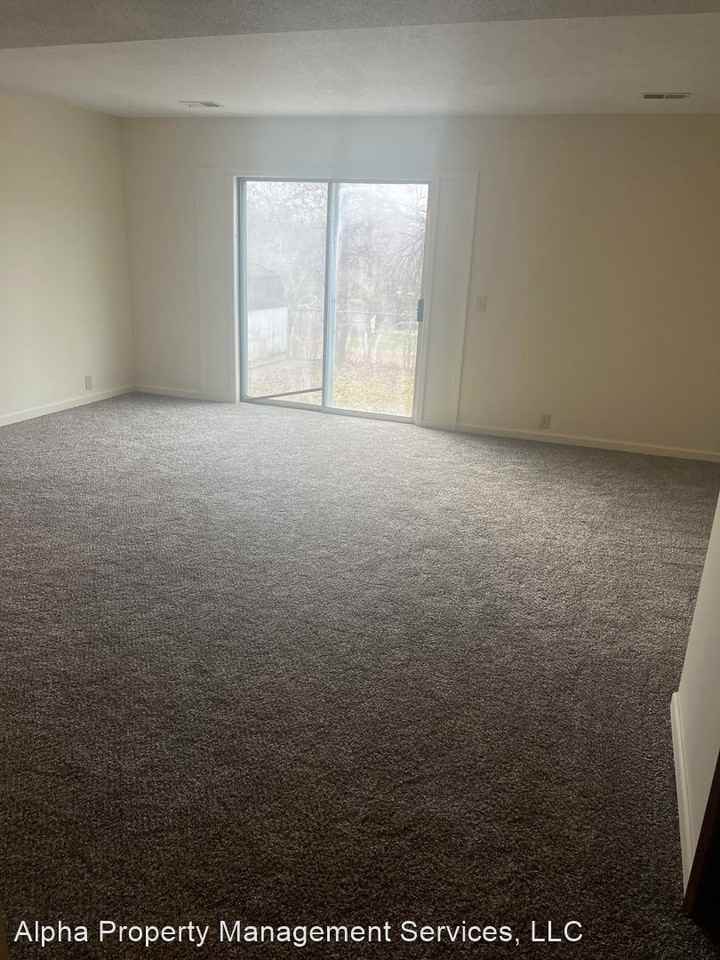 148 SE 421 Rd - Photo 3 of 5