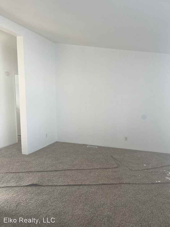 1356 Stitzel Rd - Photo 2 of 11