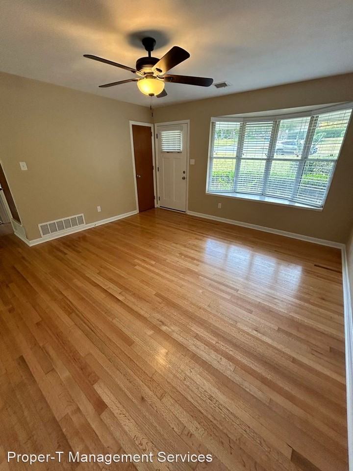 401 Inglewood Dr - Photo 3 of 22