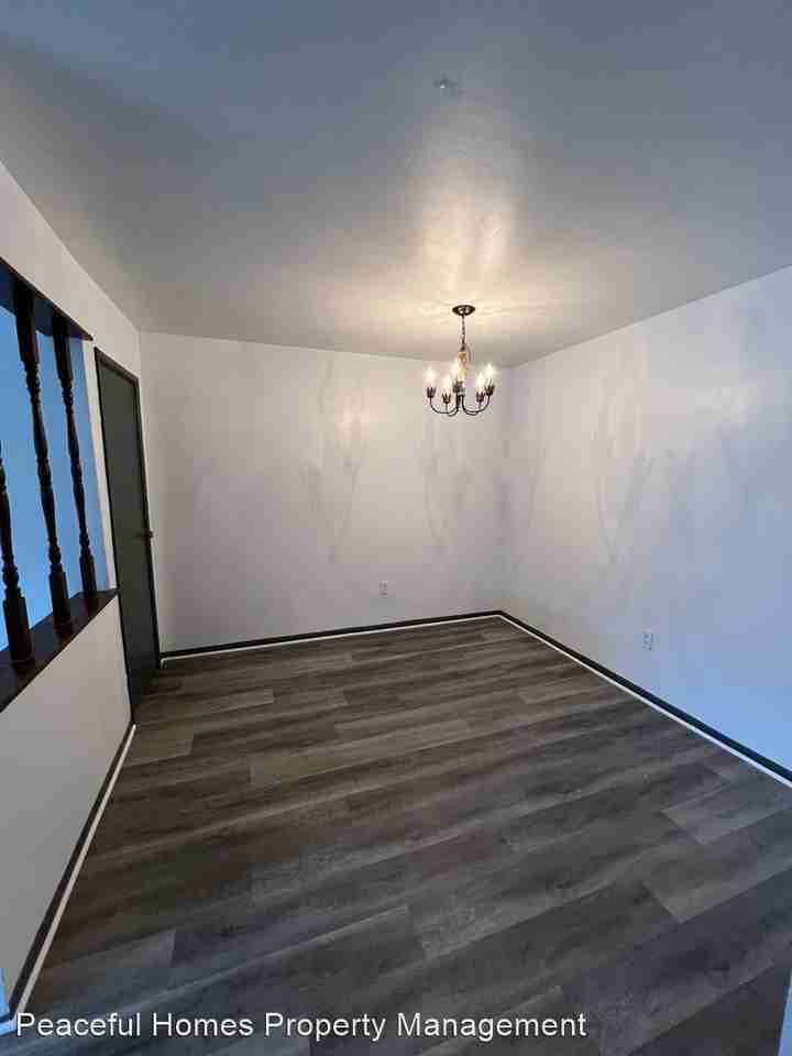 144 Lancaster Est - Photo 3 of 15