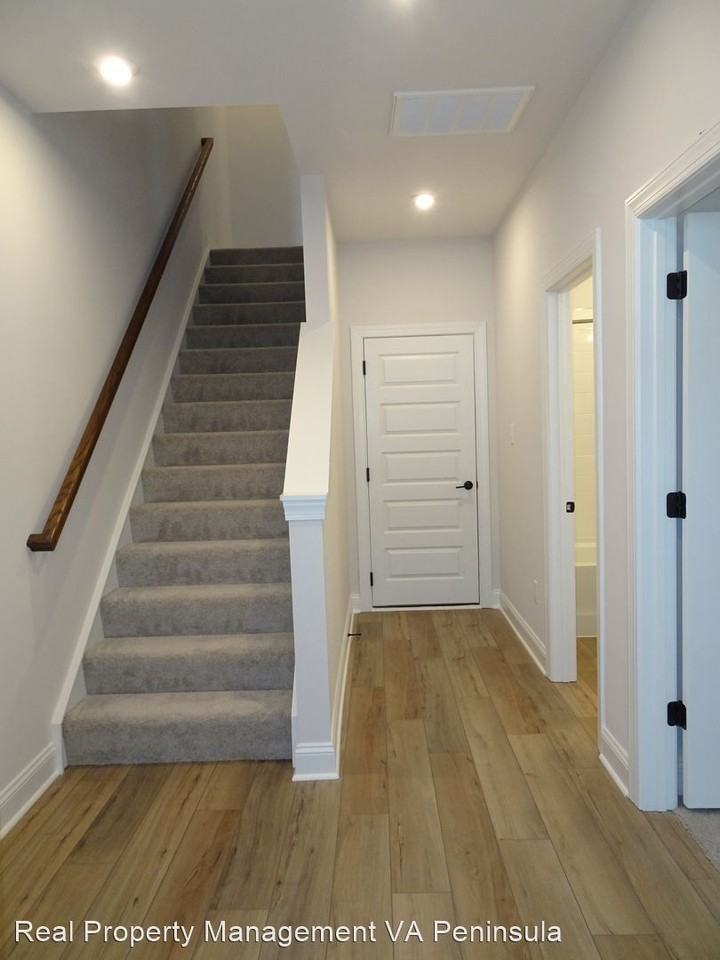 1546 Stanford Ln - Photo 2 of 24