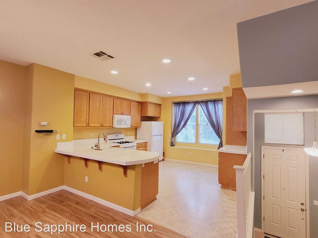 1040 Summer Ln - Photo 2 of 36