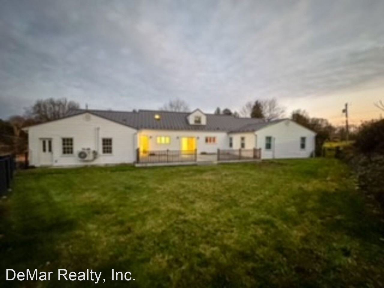 930 Mansell Dr - Photo 2 of 34