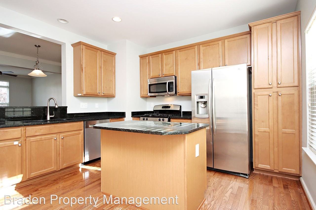 1525 Montessori Ter - Photo 2 of 16