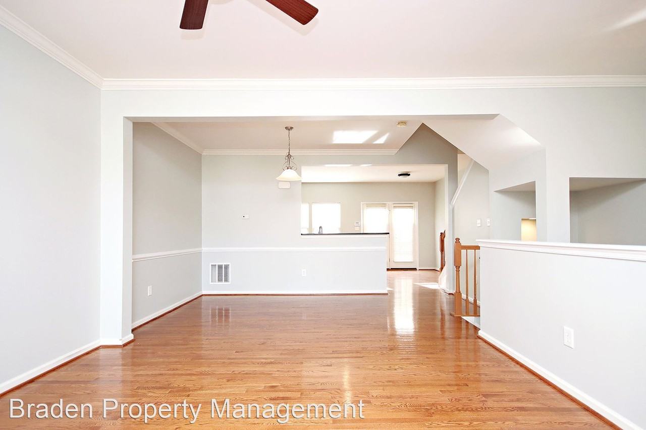 1525 Montessori Ter - Photo 3 of 16