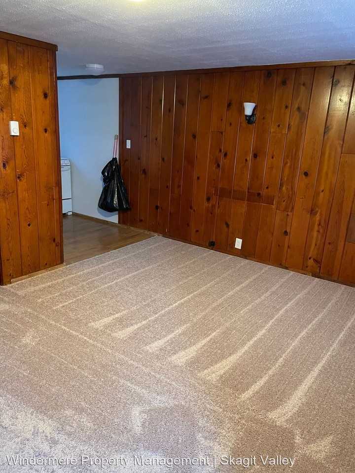 17825 West Big Lake Blvd - Photo 2 of 6