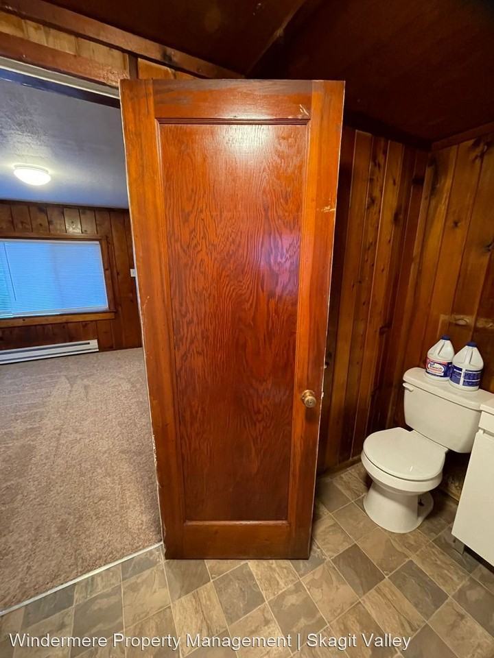 17825 West Big Lake Blvd - Photo 3 of 6