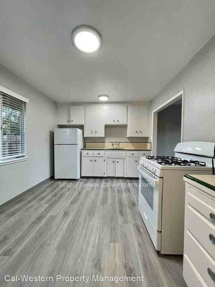 542&548 Page Street - Photo 2 of 6