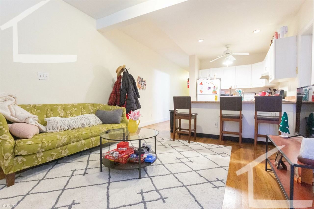 325 Saint Paul St - Photo 2 of 9