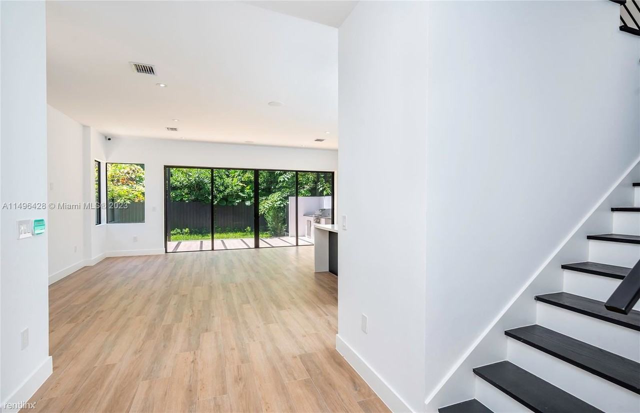 6650 Sw 84th St #6650 - Photo 3 of 20
