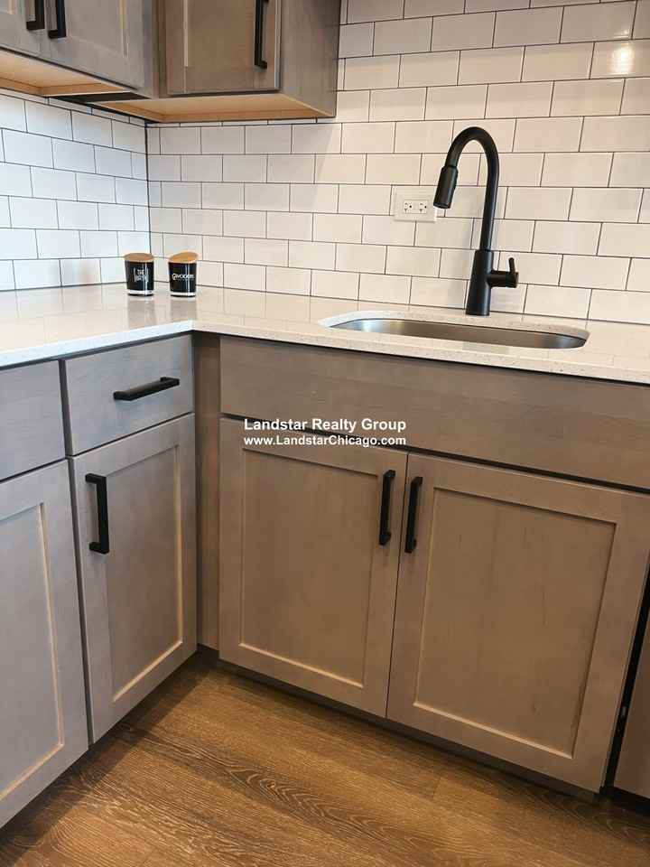 5600 N Sheridan Rd #1C - Photo 2 of 16