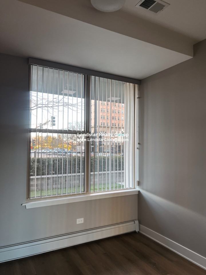 5600 N Sheridan Rd #1C - Photo 4 of 16