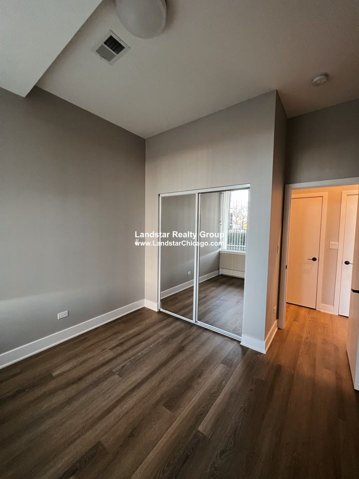 5600 N Sheridan Rd #1C - Photo 5 of 16