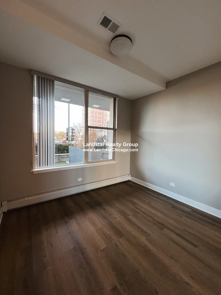 5600 N Sheridan Rd #1C - Photo 7 of 16