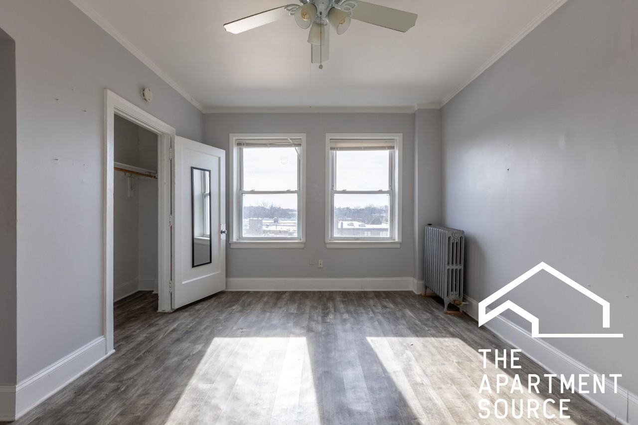 6930 N Greenview Ave #502 - Photo 4 of 15