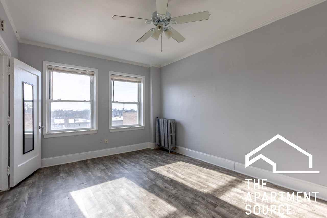 6930 N Greenview Ave #502 - Photo 6 of 15