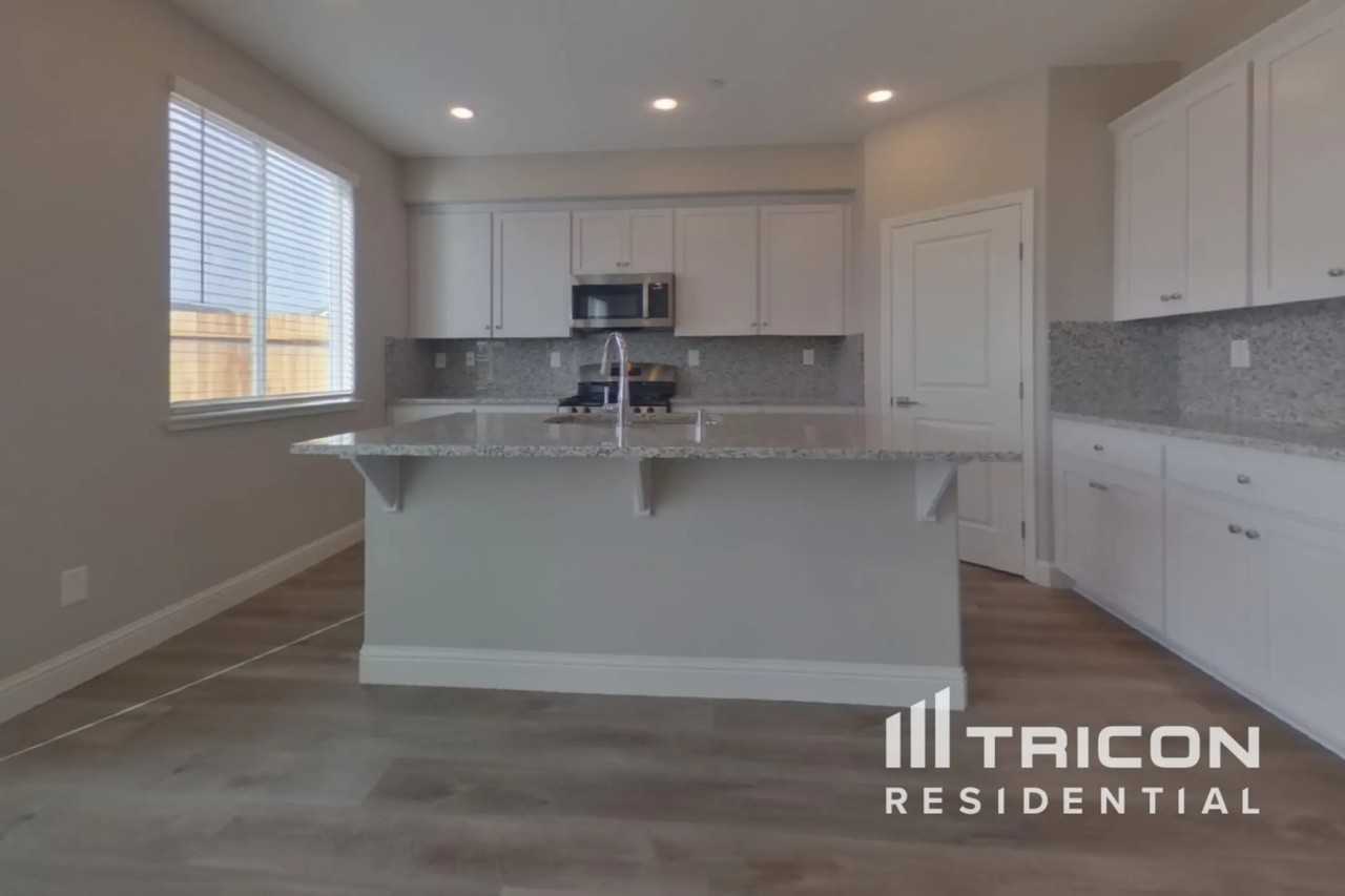 2532 Gold Brook St - Photo 3 of 20