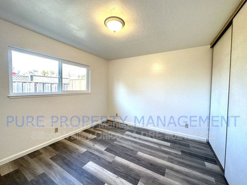 555 Bridge St - Photo 6 of 11