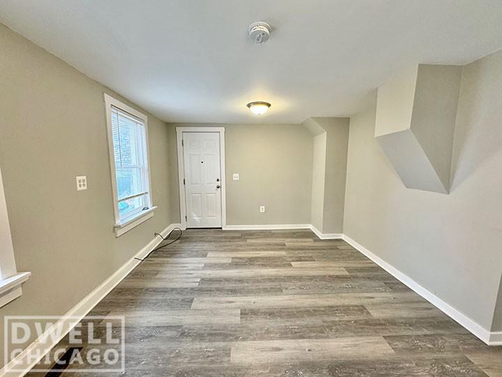 1152 W 17th St #CH1 - Photo 6 of 16