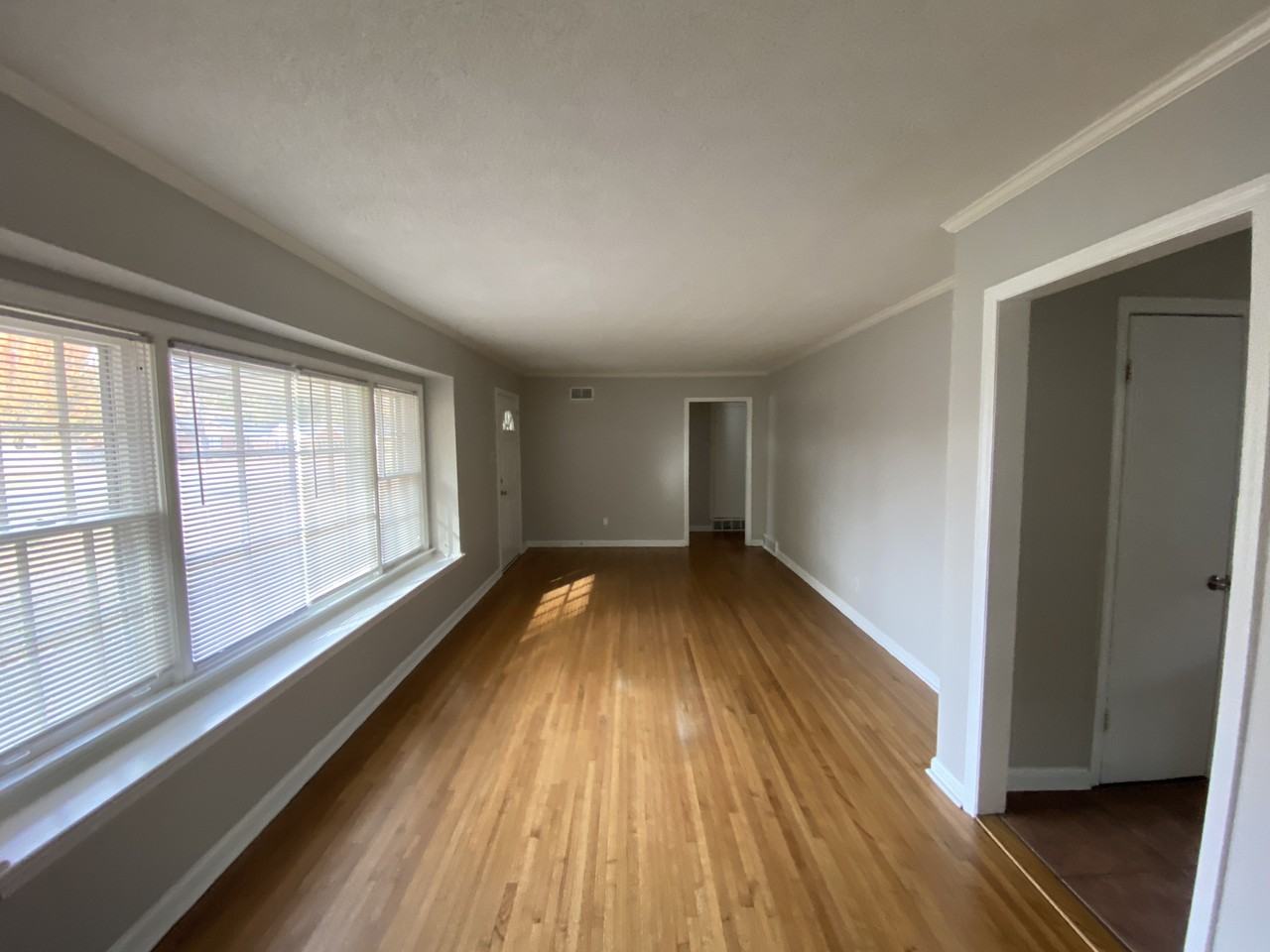 4834 Dianne Dr - Photo 3 of 11