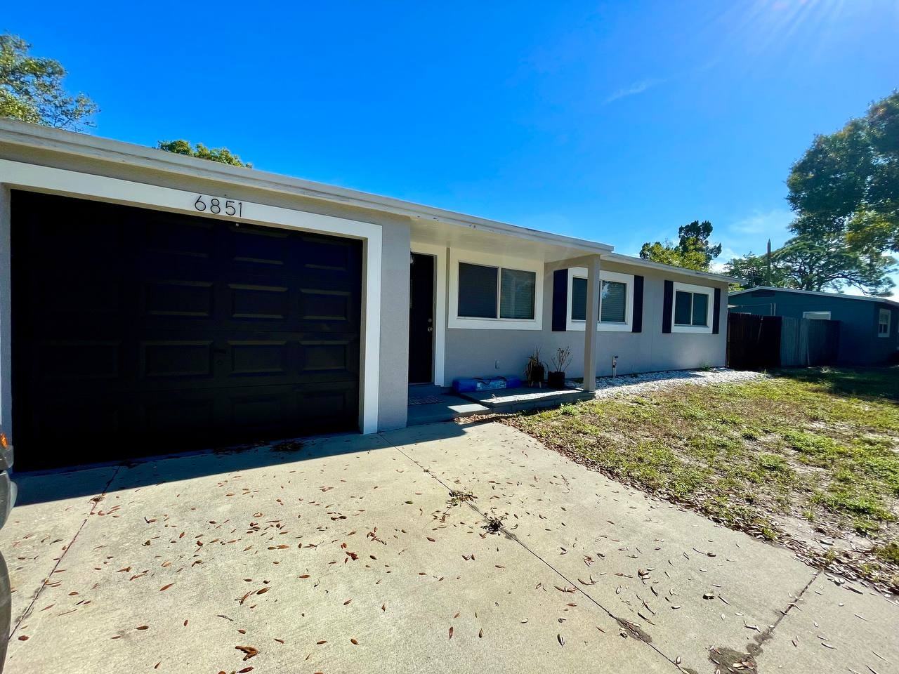 6851 12th St N - Photo 2 of 21