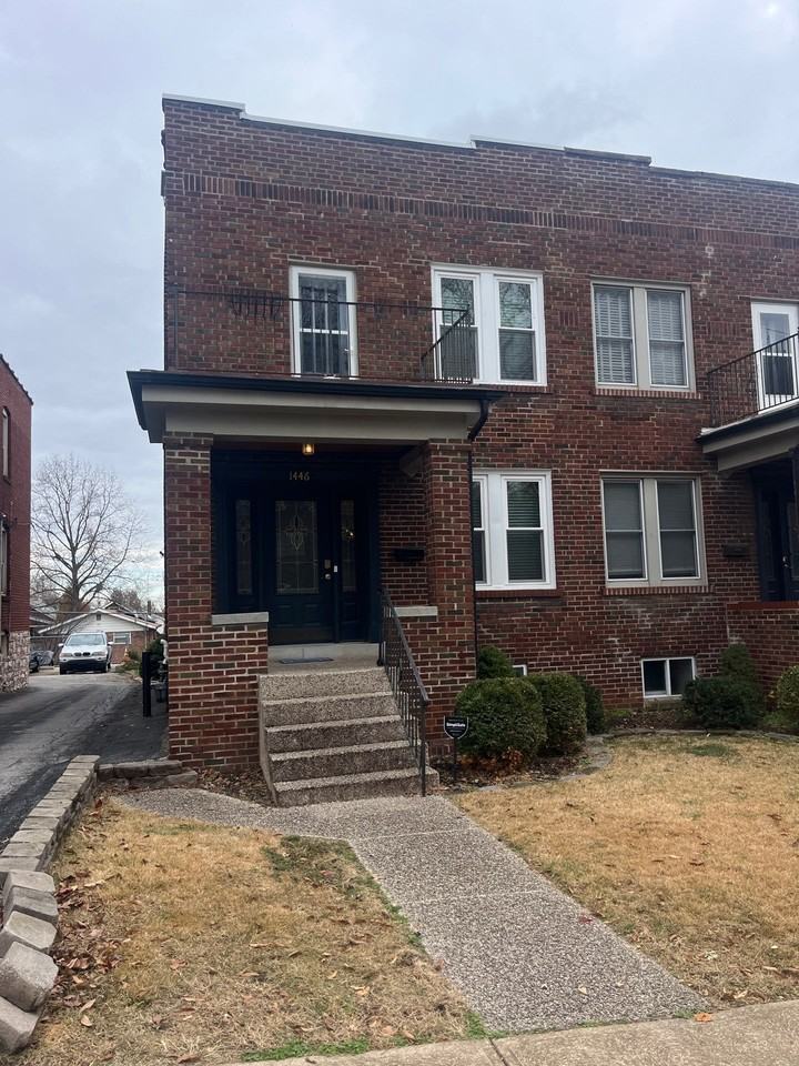 1446 Tamm Ave - Photo 2 of 41