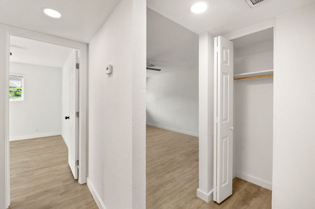 228 S Lazona Dr - Photo 6 of 15