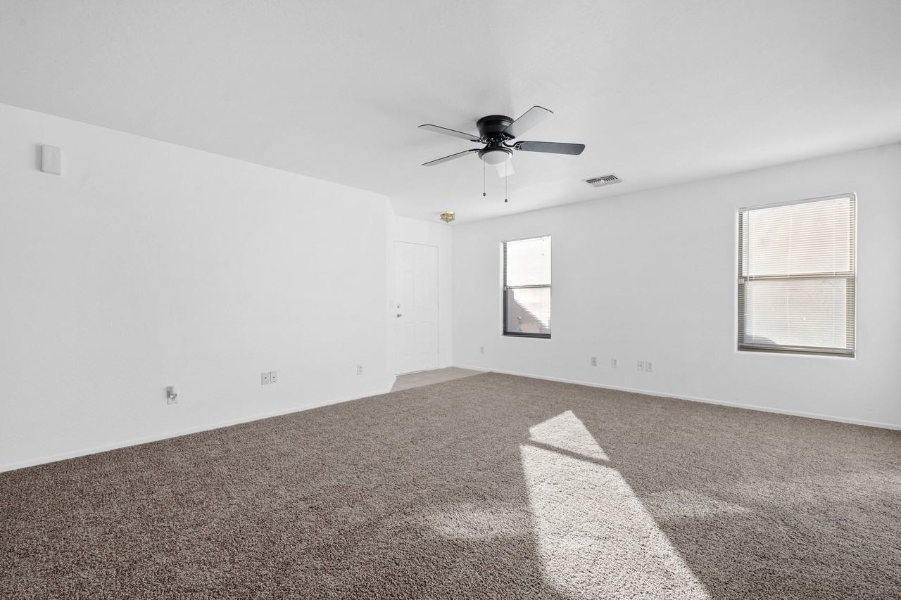 3220 S 81st Dr - Photo 3 of 22