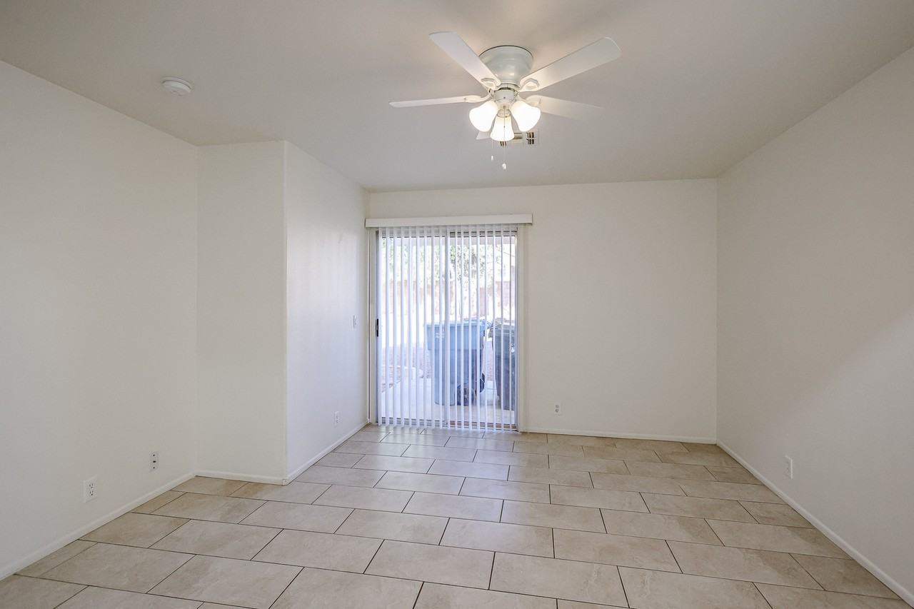 4138 W Charter Oak Rd - Photo 4 of 28