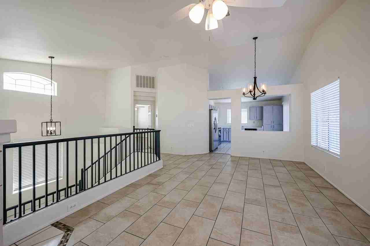 4138 W Charter Oak Rd - Photo 5 of 30