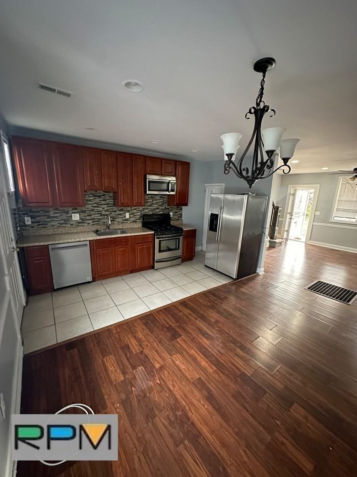2208 W Lanvale St - Photo 3 of 9