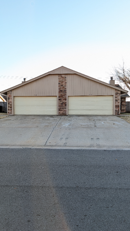 7126 Nw 115th St - Photo 2 of 21