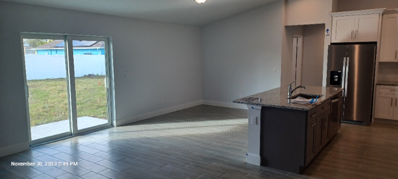 758 Nw Dupre St - Photo 3 of 11