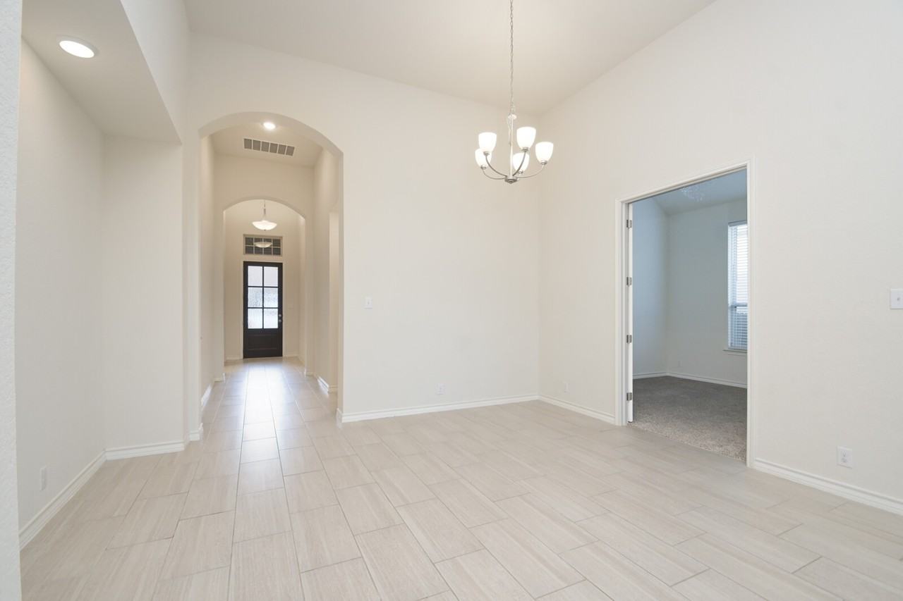 1429 Nicholas Park #NA - Photo 2 of 26