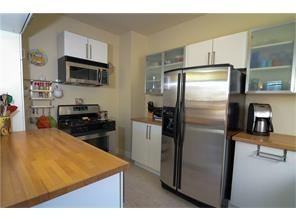 2642 Catherine St - Photo 2 of 8
