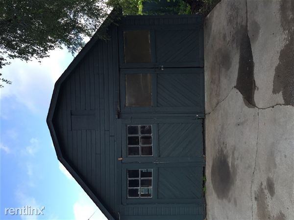 1106 W Main St - Photo 2 of 10