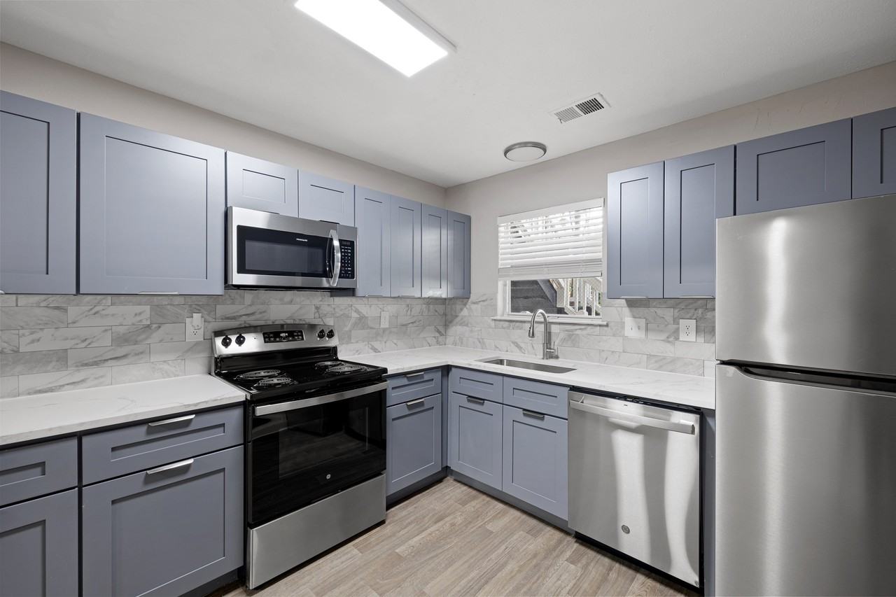 Manchester at Mansell - Photo 2 of 27