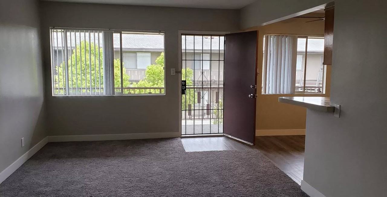 Estancia Downey Apartments - Photo 3 of 11