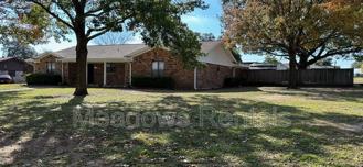 140 Towne West Dr - Photo 1 of 1