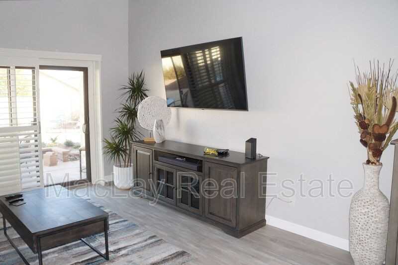 13031 S 46th Way - Photo 3 of 27