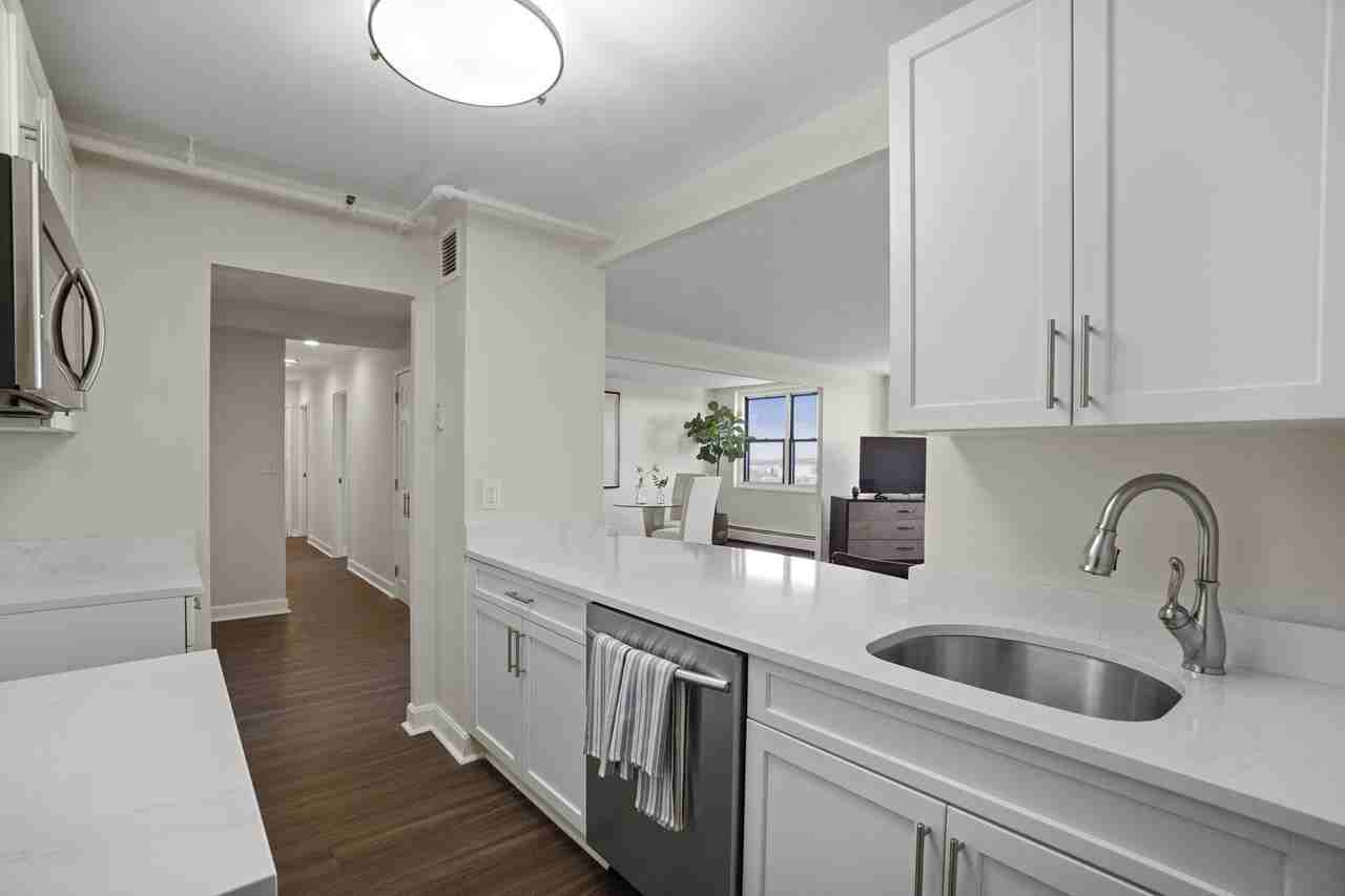 Parkside Place - Photo 5 of 44