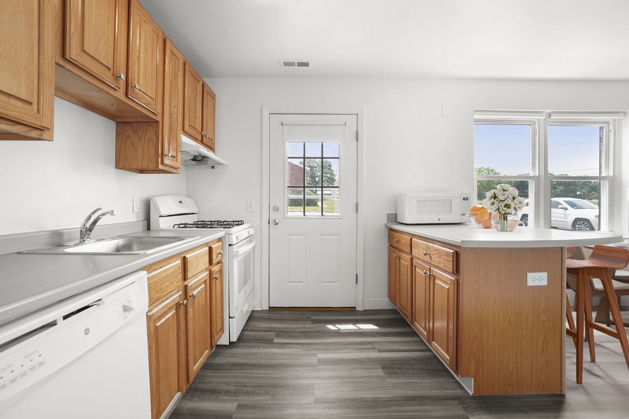 Greenwoods - Photo 2 of 28