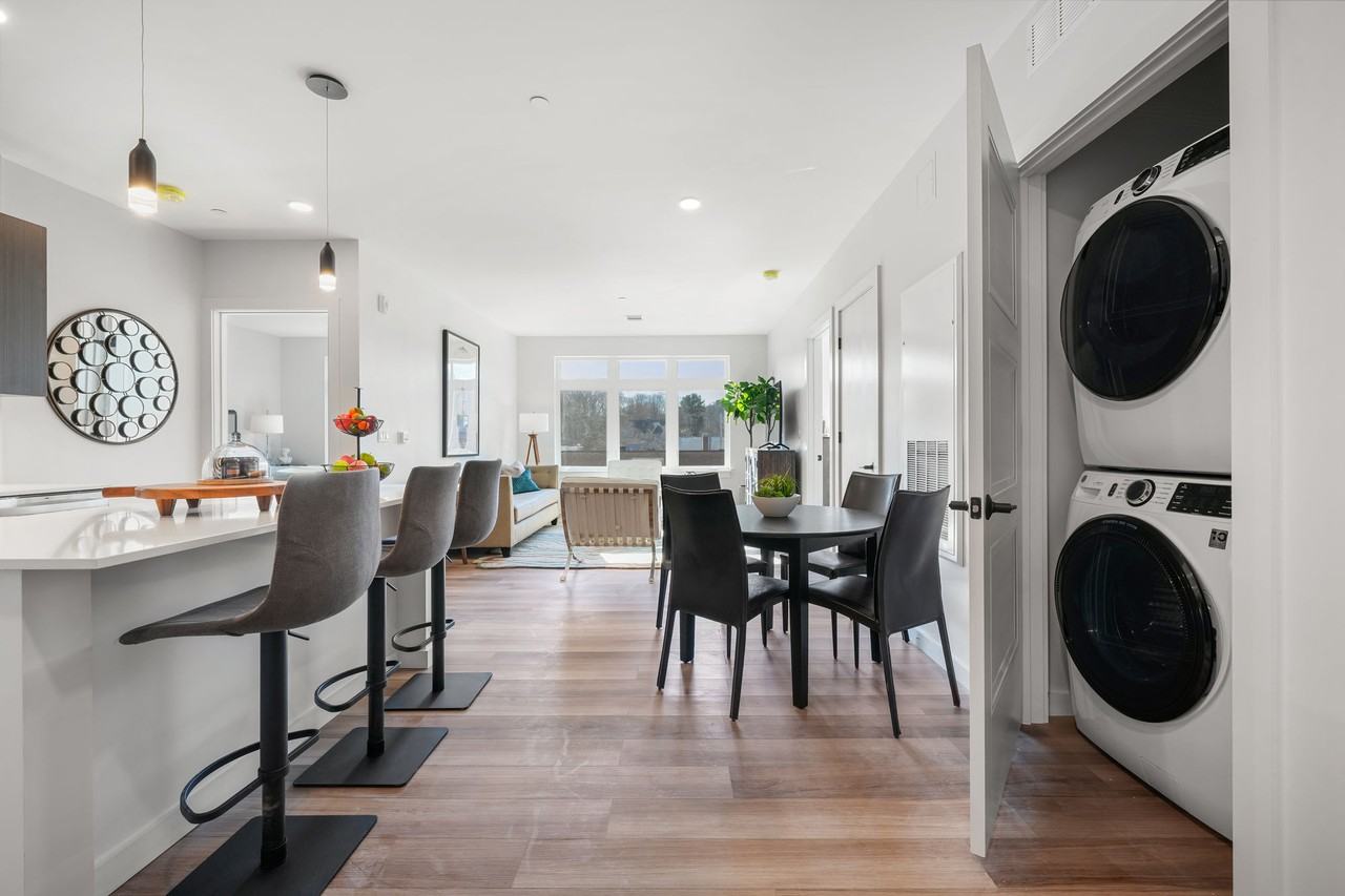 ANDEN APARTMENTS - Photo 7 of 50