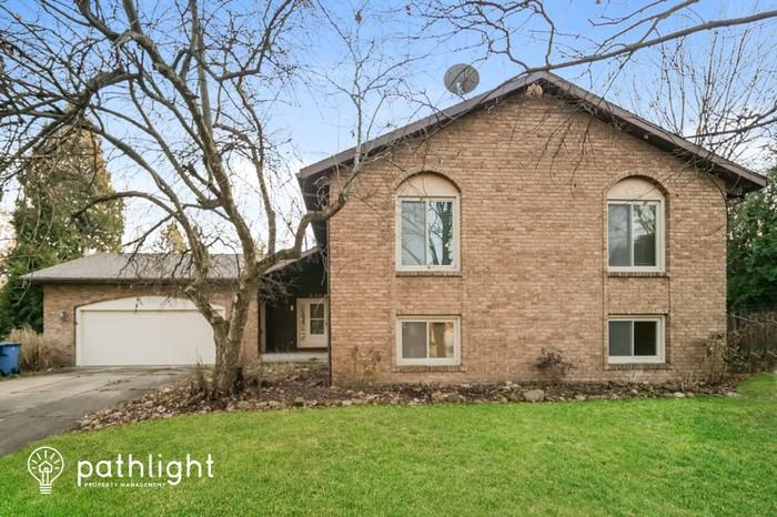 3368 Dowling Dr - Photo 2 of 20