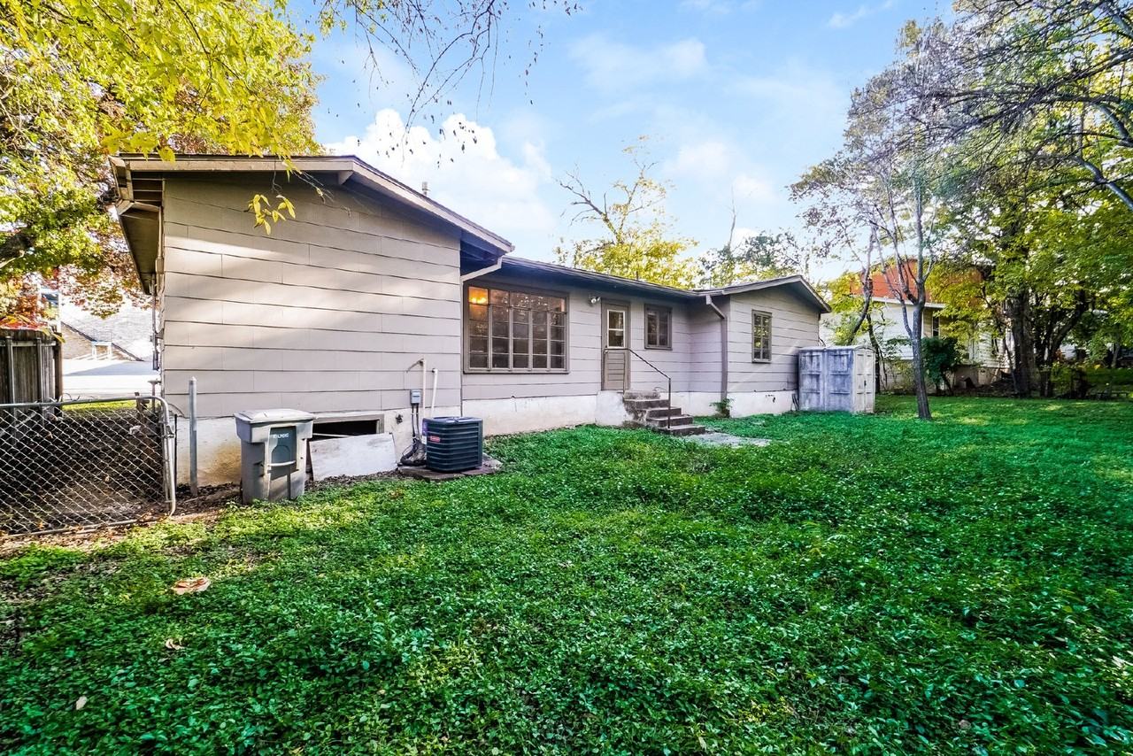 2910 Hampton Rd - Photo 2 of 27