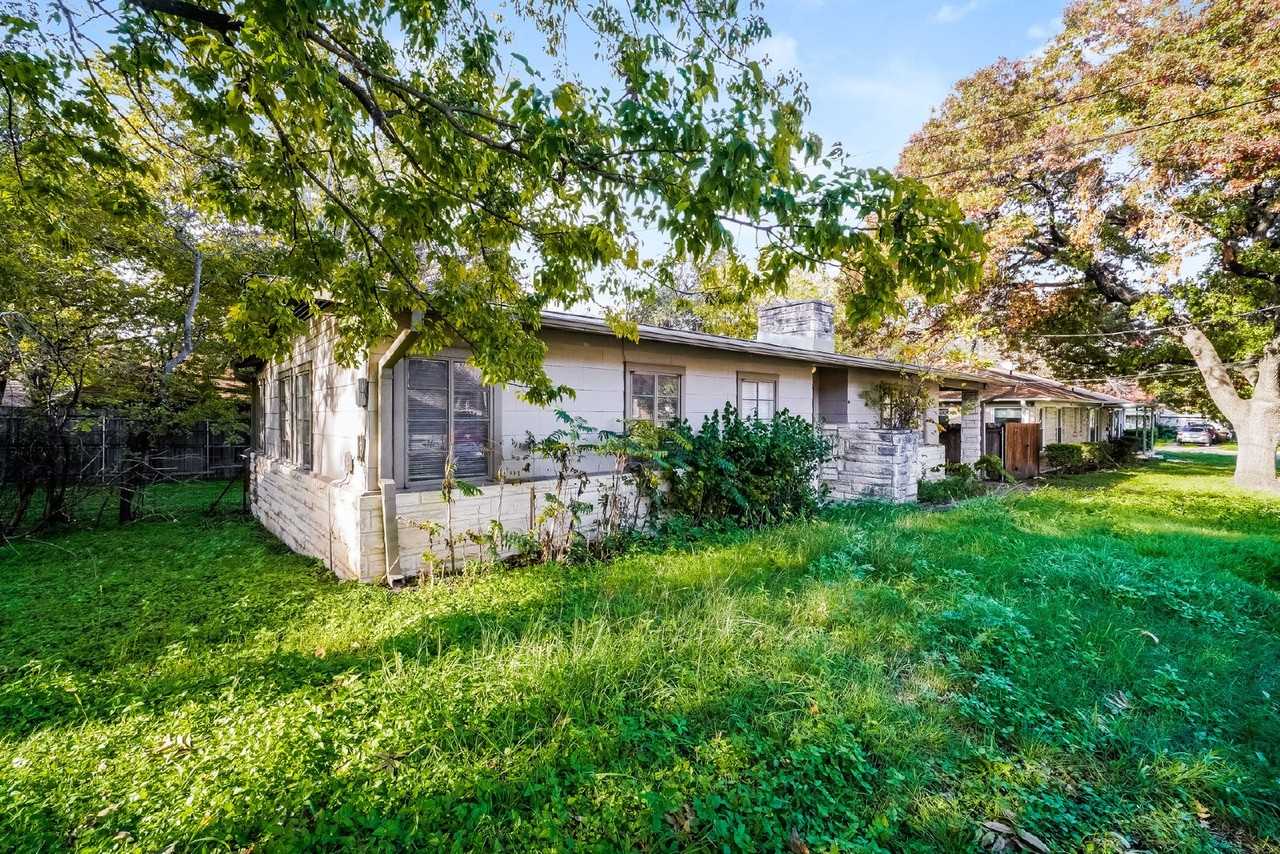 2910 Hampton Rd - Photo 3 of 27