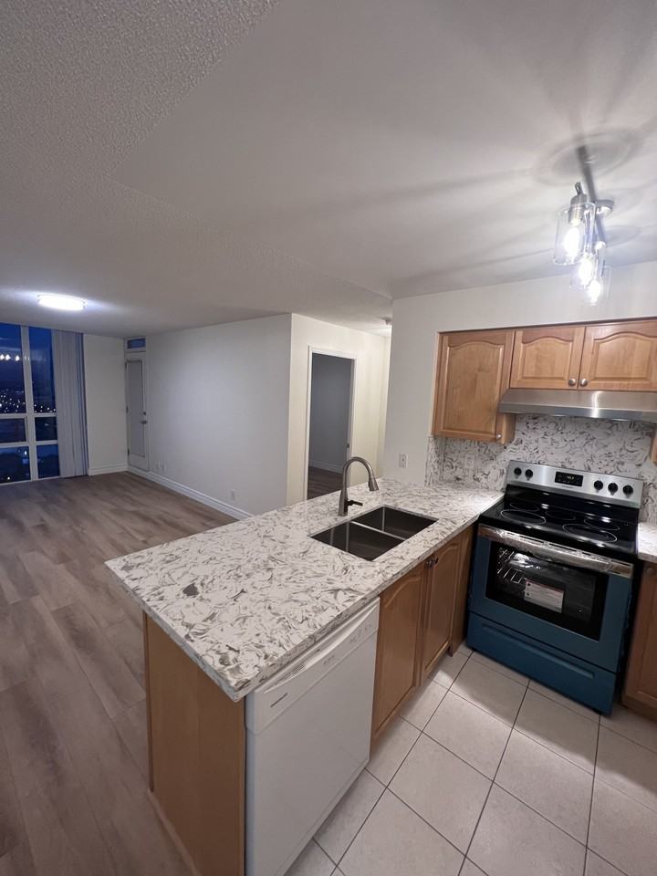 68 Grangeway Avenue #2009 - Photo 4 of 28